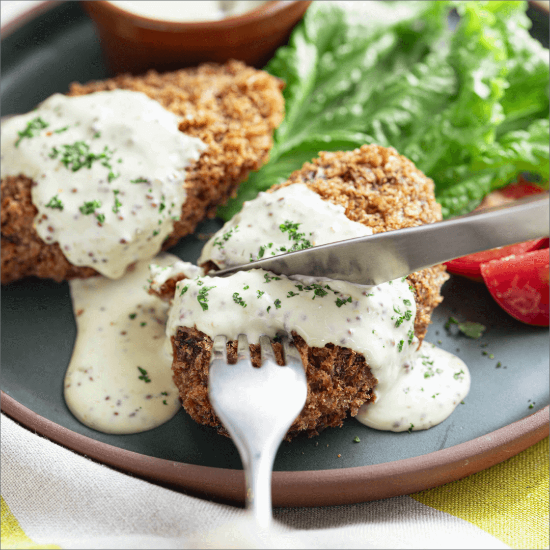 メンチカツのマスタードクリームソース添え